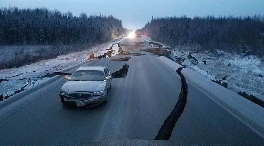 Deprem Anında Araçtaysanız Bunlara Dikkat