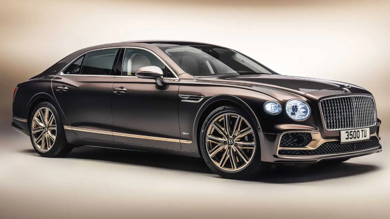 Bentley'nin İlk Elektrikli Otomobili