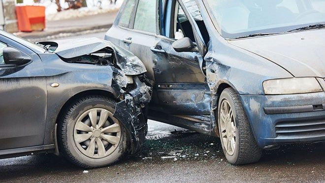 Otomobillerde Kaza Riskini Azaltmak İçin Nelere Dikkat Edilmelidir