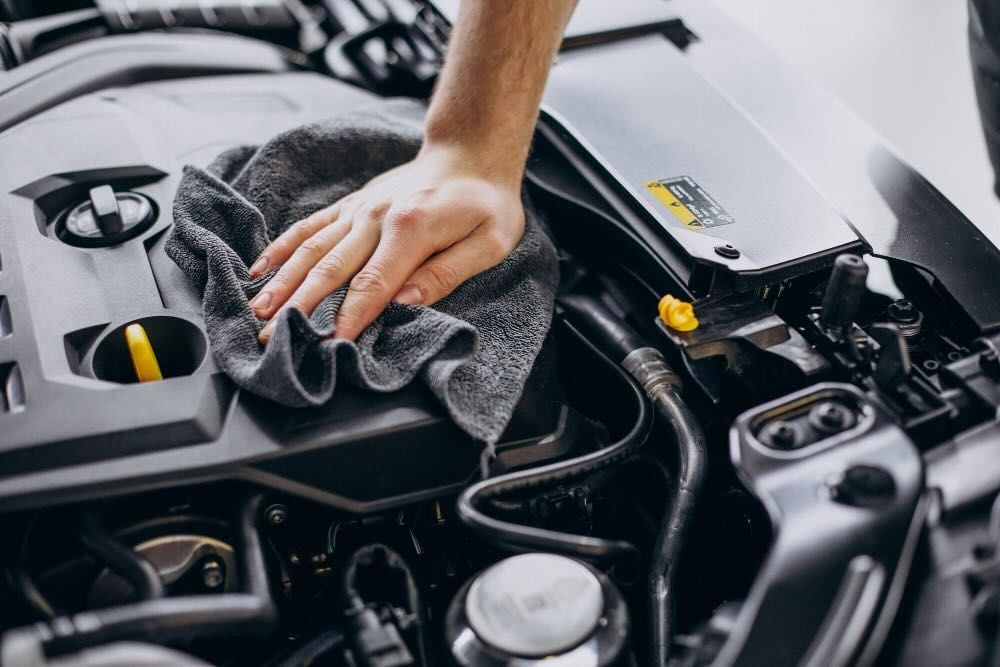 Otomobilinizin Motorunu Temizlemek: Güvenli ve Etkili Yöntemler