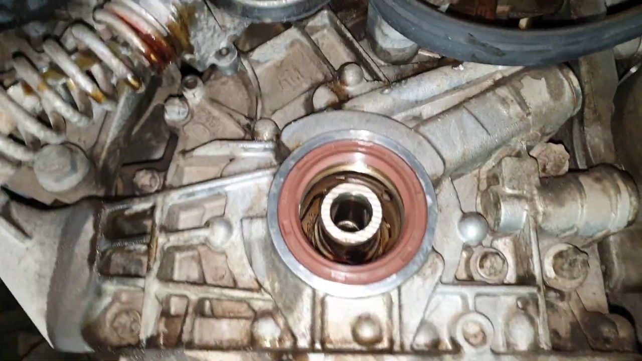 Opel Krank Keçesi: Sızıntıları Önlemek İçin En İyi Yedek Parçalar