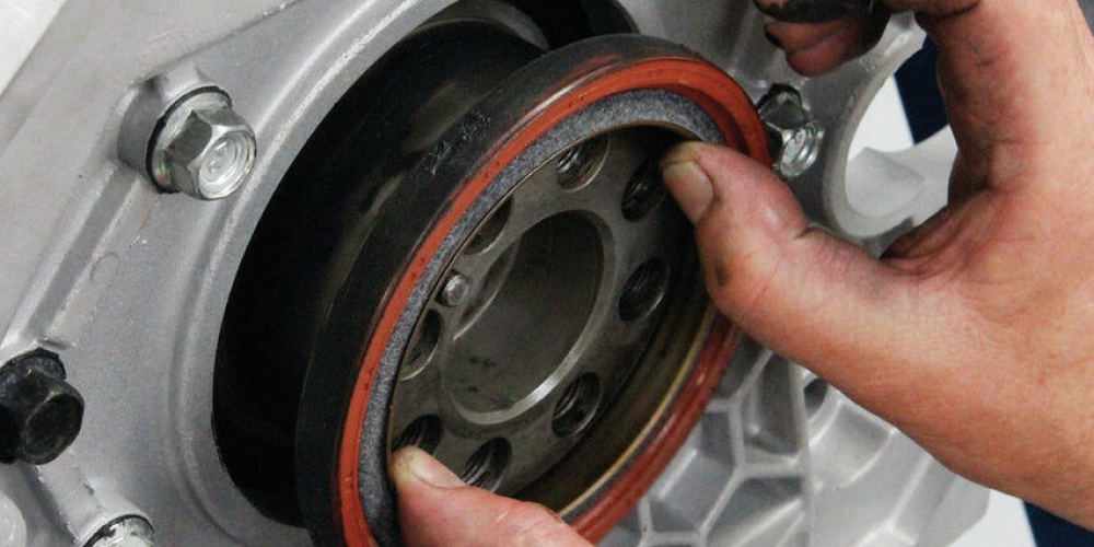 Opel Krank Mili Keçesi: Yağ Sızıntılarına Karşı Dayanıklı Yedek Parçalar