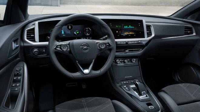 Opel Direksiyon Simidi Kaplaması: Değişim ve Bakım Önerileri