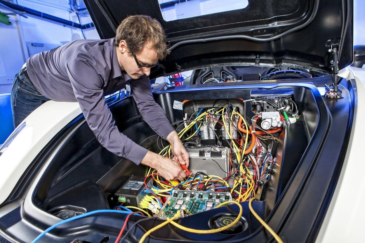 Elektrikli Araba Bakımında Genel Olarak Neler Yapılıyor?