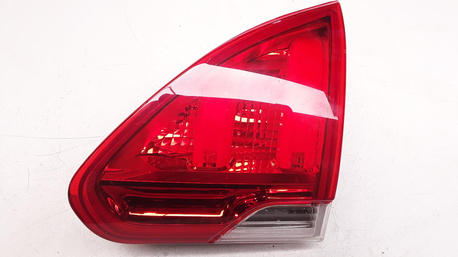 Peugeot 2008 (2013-2015) İç Sağ Arka Stop Bagaj Tarafı (Hella)