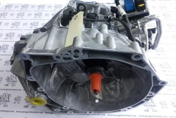 PEUGEOT 5008 1,6 HDI KOMPLE OTOMATİK ŞANZUMAN
