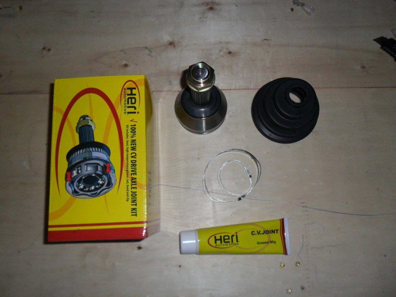Ford Fiesta (1995-2001) Ön Aks Kafası Dış (Heri)